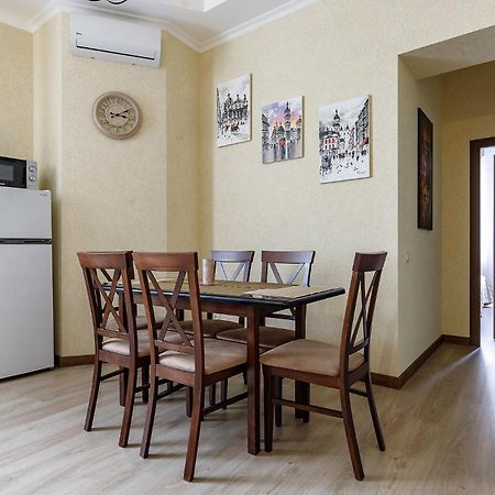 Historic Apartment Sofia In The Old Town Лвив Екстериор снимка