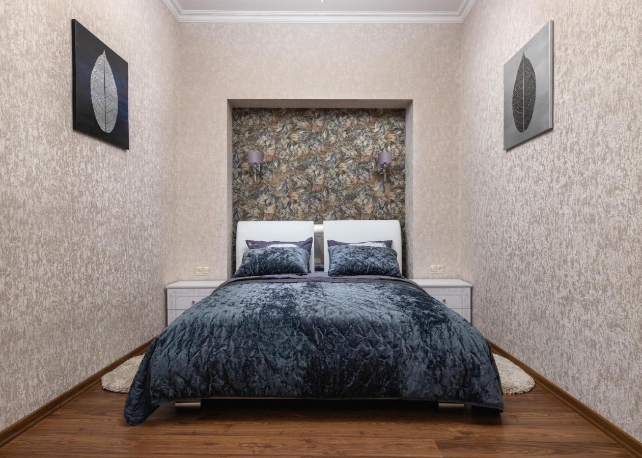 Historic Apartment Sofia In The Old Town Лвив Екстериор снимка