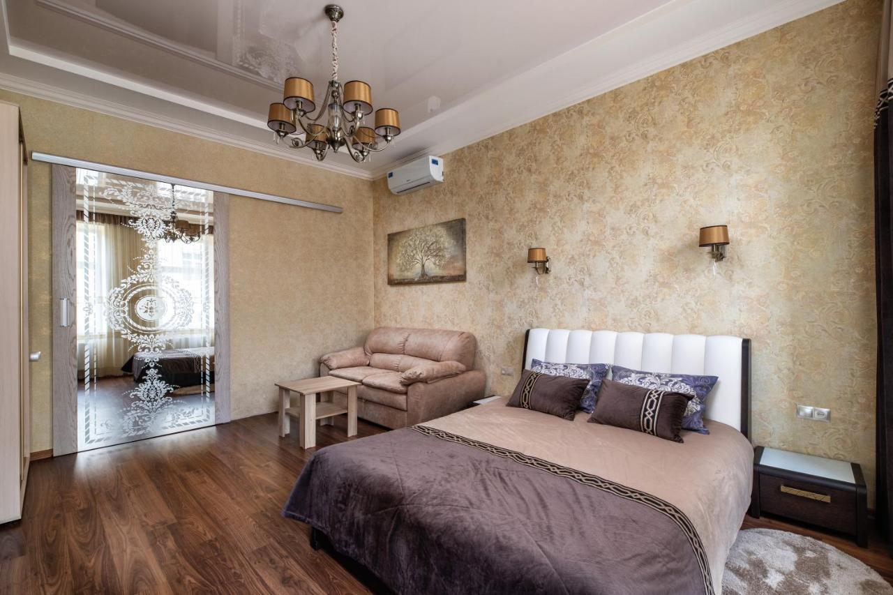Historic Apartment Sofia In The Old Town Лвив Екстериор снимка