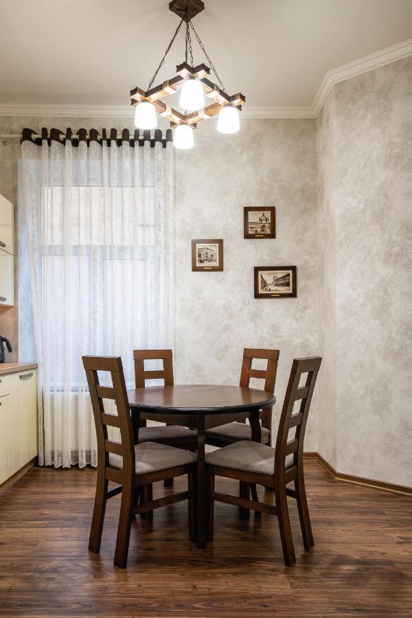 Historic Apartment Sofia In The Old Town Лвив Екстериор снимка