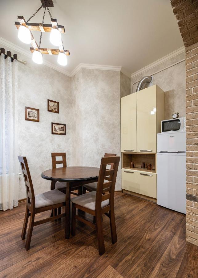 Historic Apartment Sofia In The Old Town Лвив Екстериор снимка